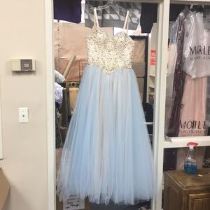Mori Lee women’s Gown size 4